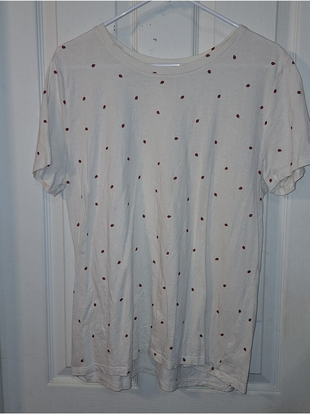 dip Off White Tee Tshirt with Tiny Red Ladybug Print XL
